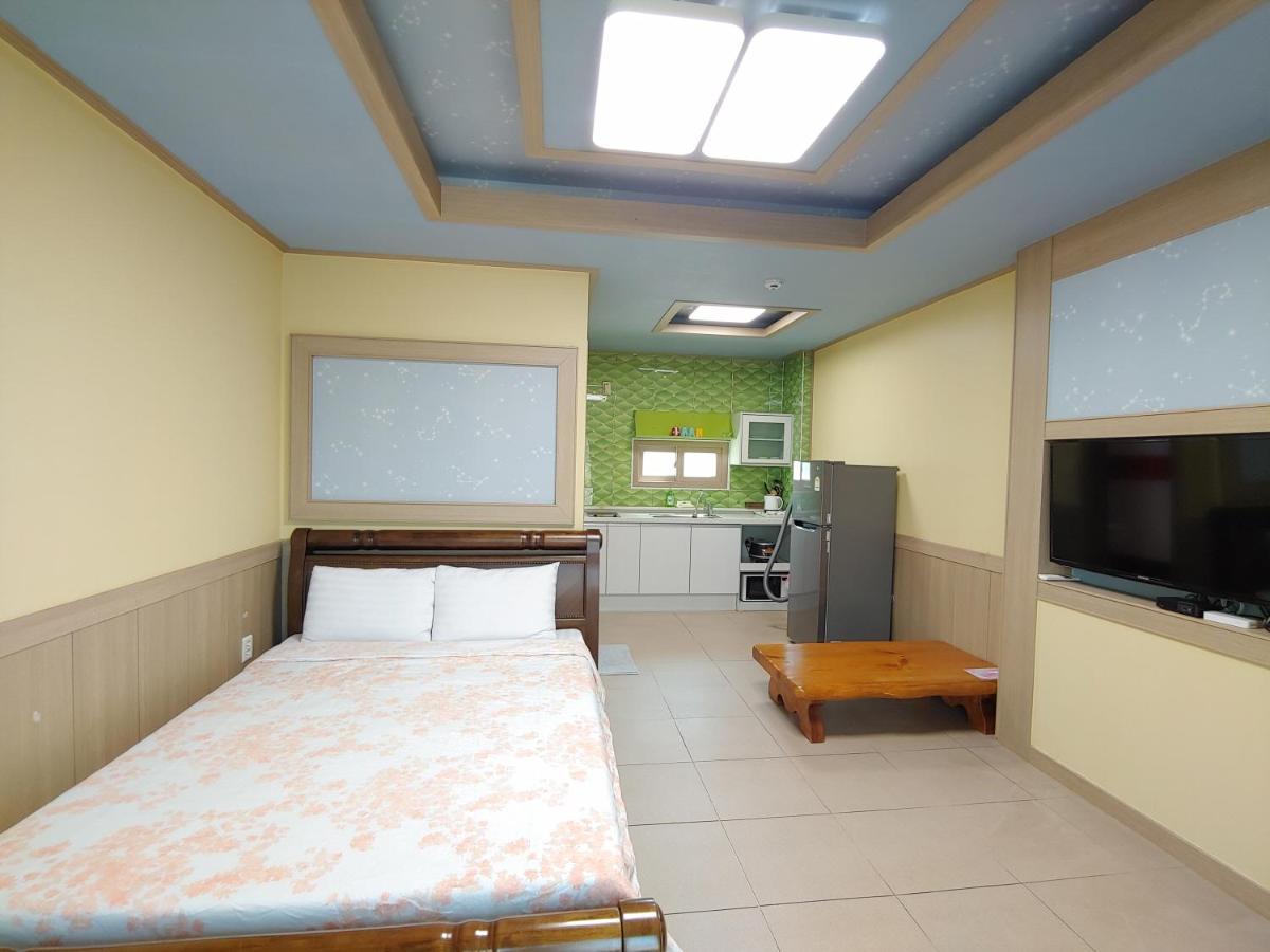 Gyulhouse Pension Seogwipo Exterior photo