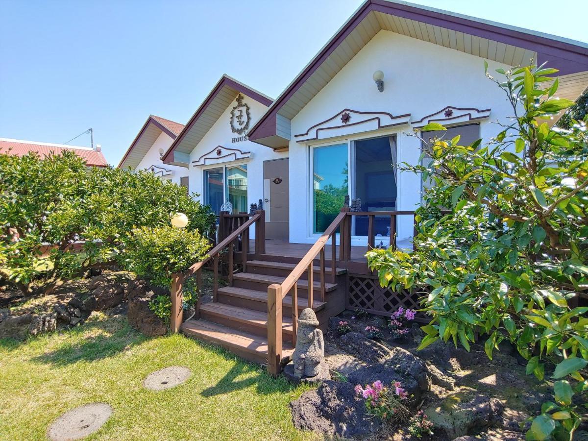 Gyulhouse Pension Seogwipo Exterior photo